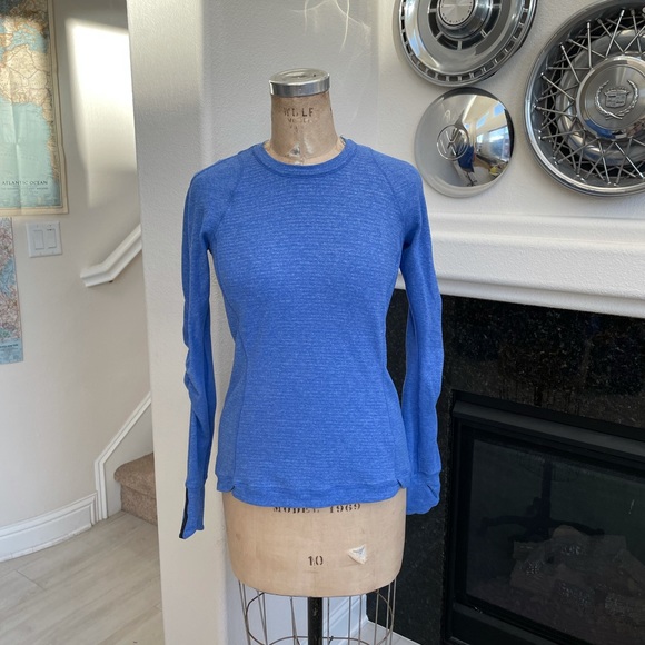 lululemon athletica Tops - Lululemon long sleeve shirt blue 8 zipper pocket
